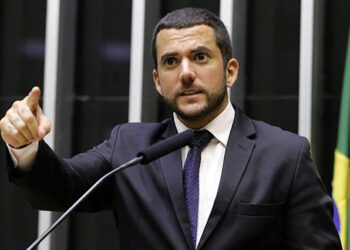 Deputado do PSL apresenta projeto de lei que aumenta a pena para quem fizer falsa denúncia de estupro