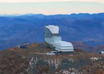 Observatório espacial com a maior câmera digital já feita começa a funcionar