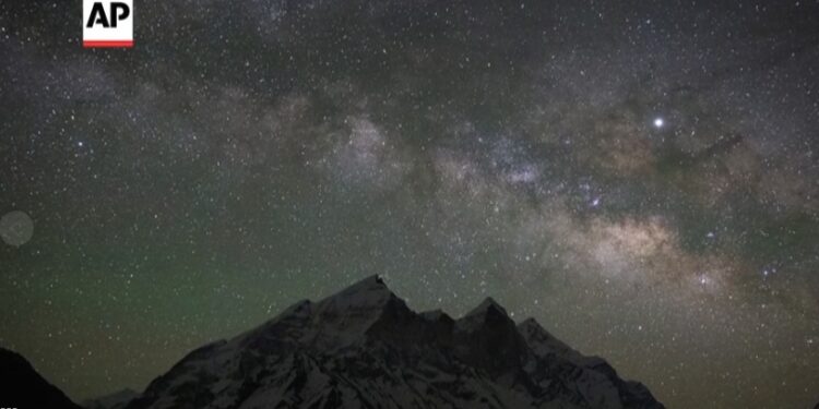 Astrônomos encontram açúcar escondido no espaço interestelar